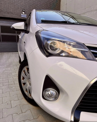 Toyota Yaris cena 43000 przebieg: 28300, rok produkcji 2016 z Góra małe 562